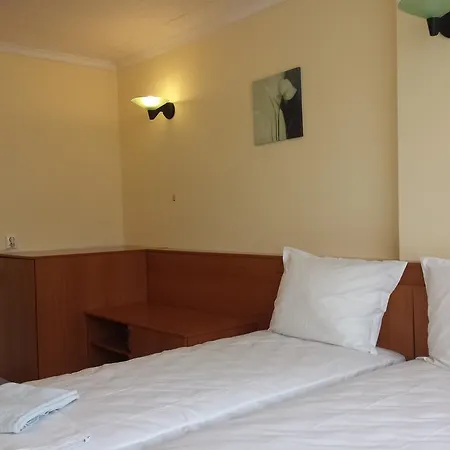 City Hotel